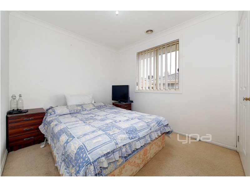 21/4-16 Melaleuca Drive, Meadow Heights VIC 3048