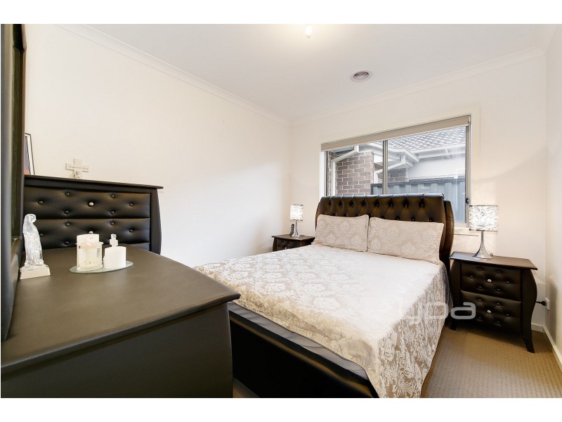 19 Braveheart Road, Craigieburn VIC 3064