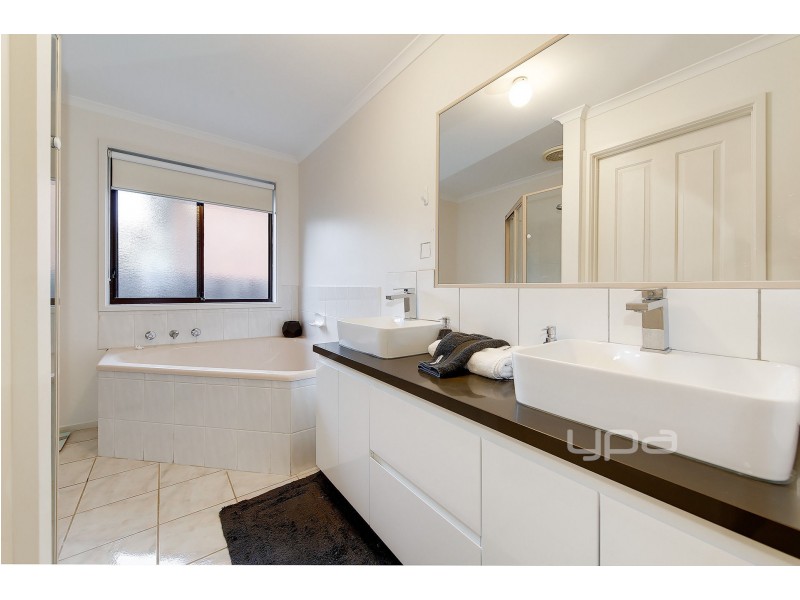 16 Aster Close, Meadow Heights VIC 3048