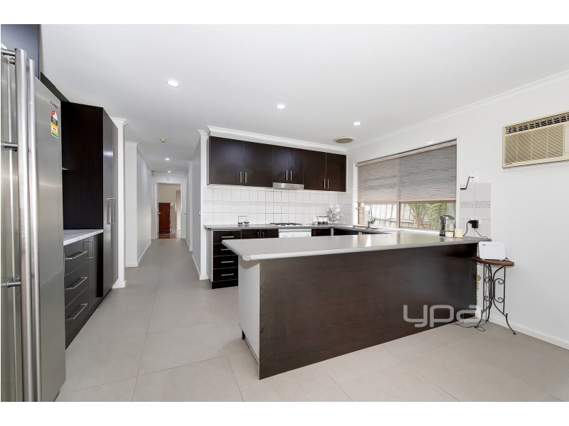 12 Morgan Court, Roxburgh Park VIC 3064