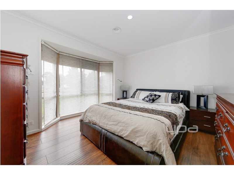 12 Morgan Court, Roxburgh Park VIC 3064