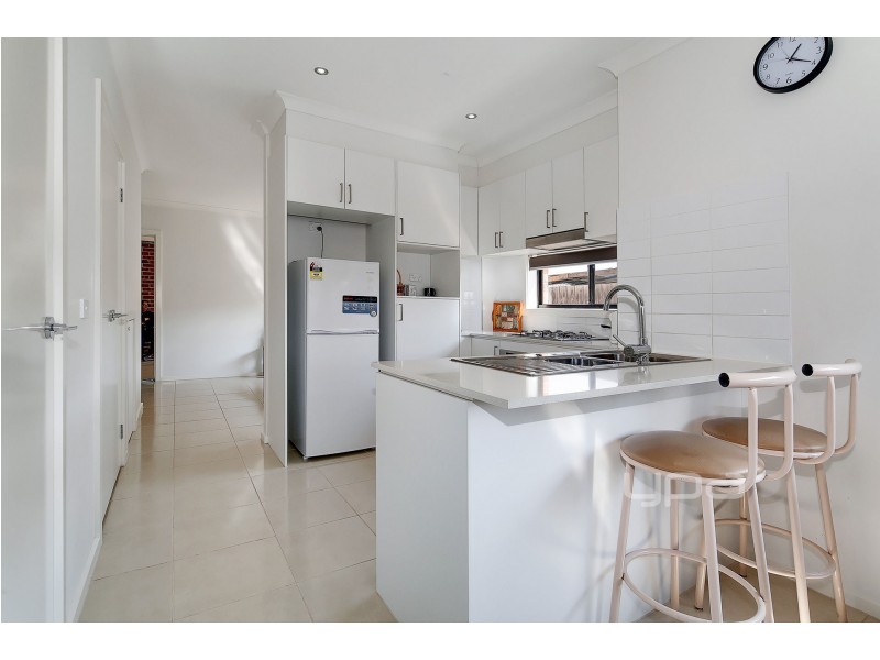 3/16 Huntly Court, Meadow Heights VIC 3048