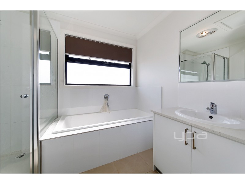 3/16 Huntly Court, Meadow Heights VIC 3048