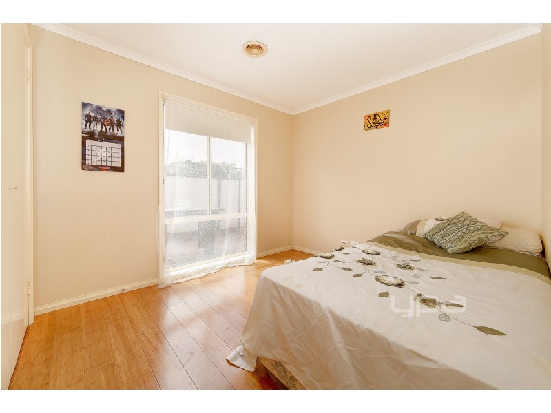 4 Lachlan Crescent, Roxburgh Park VIC 3064