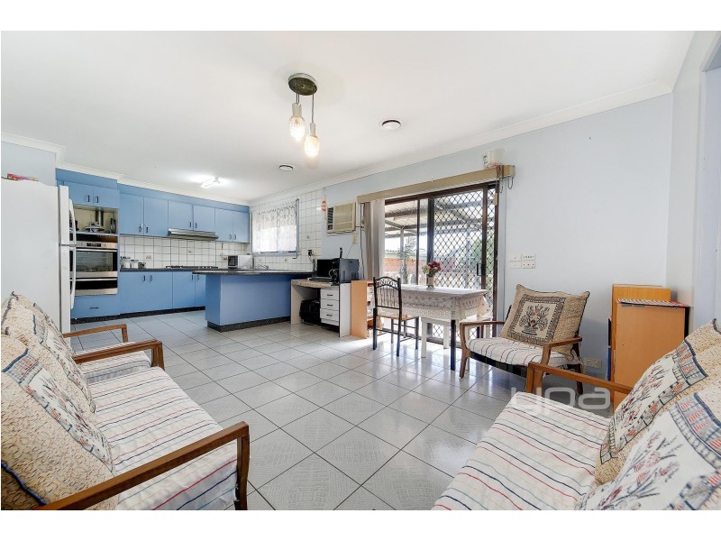 53 Ashleigh Crescent, Meadow Heights VIC 3048