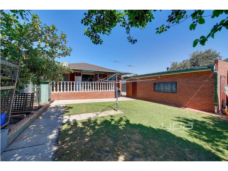 53 Ashleigh Crescent, Meadow Heights VIC 3048