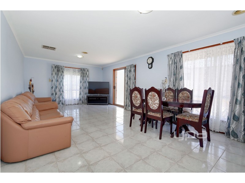 10 Woods Close, Meadow Heights VIC 3048