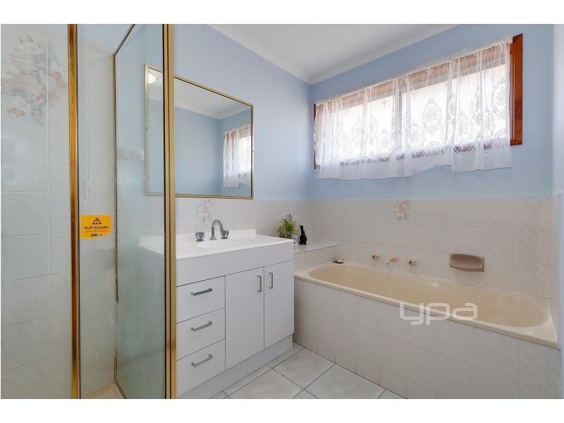 10 Woods Close, Meadow Heights VIC 3048