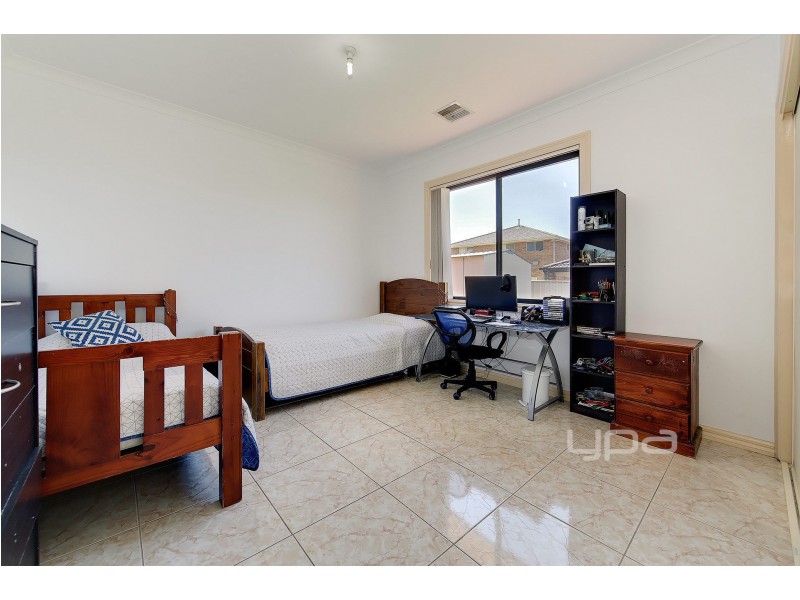 40 Lockwood Drive, Roxburgh Park VIC 3064