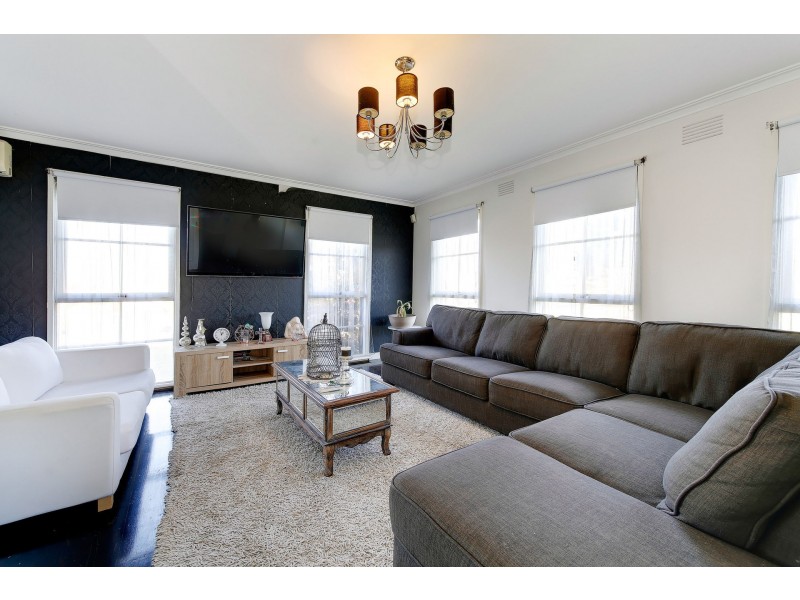 19 Keysborough Street, Craigieburn VIC 3064