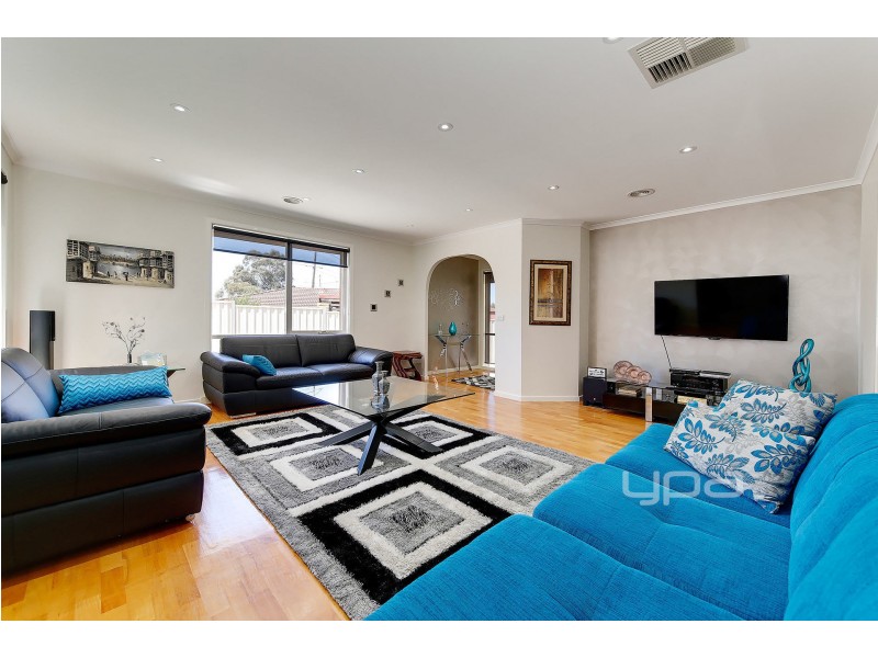 1/38 Mitchell Crescent, Meadow Heights VIC 3048