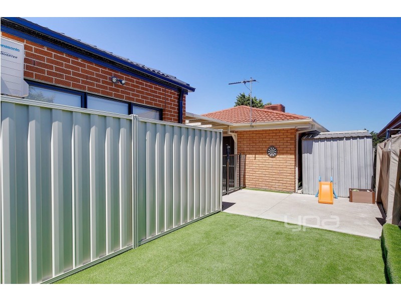 1/38 Mitchell Crescent, Meadow Heights VIC 3048