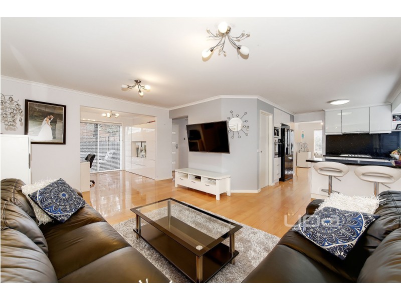 23 Lincolne Crescent, Roxburgh Park VIC 3064