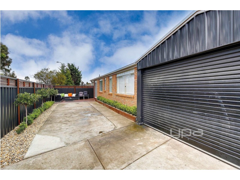 23 Lincolne Crescent, Roxburgh Park VIC 3064