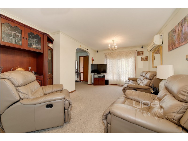 7 Garvoc Court, Meadow Heights VIC 3048