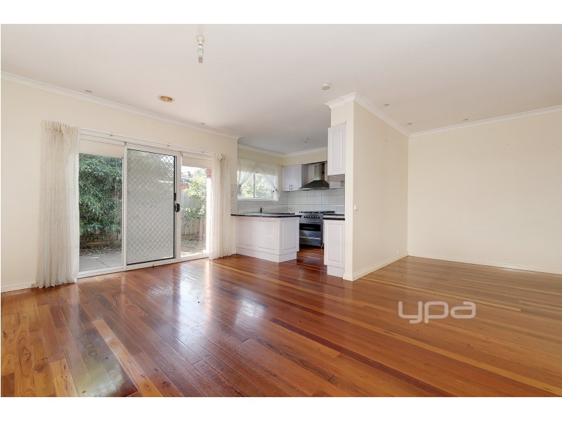 2/16 Ortolan Avenue, Broadmeadows VIC 3047