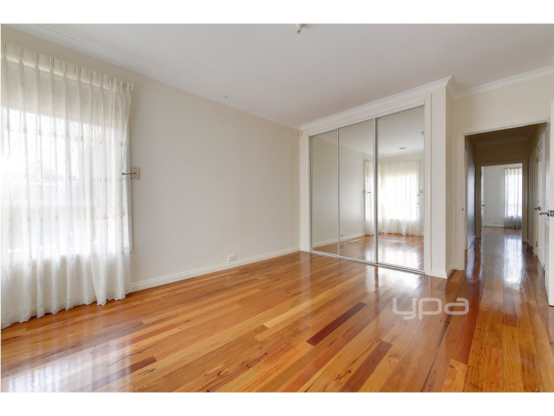 2/16 Ortolan Avenue, Broadmeadows VIC 3047