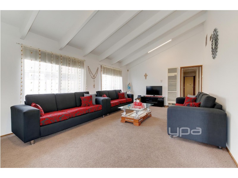 13 Thistle Court, Meadow Heights VIC 3048