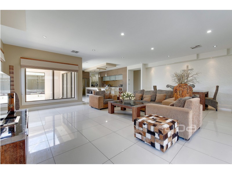 60 Biltmore  Crescent, Roxburgh Park VIC 3064