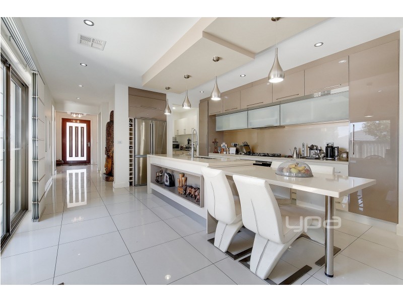 60 Biltmore  Crescent, Roxburgh Park VIC 3064