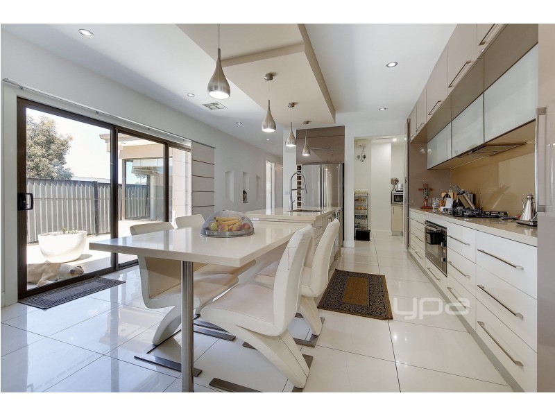 60 Biltmore  Crescent, Roxburgh Park VIC 3064