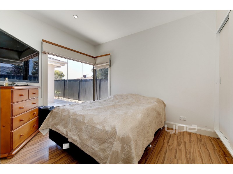 60 Biltmore  Crescent, Roxburgh Park VIC 3064