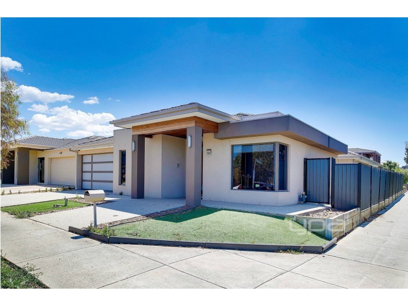 60 Biltmore  Crescent, Roxburgh Park VIC 3064