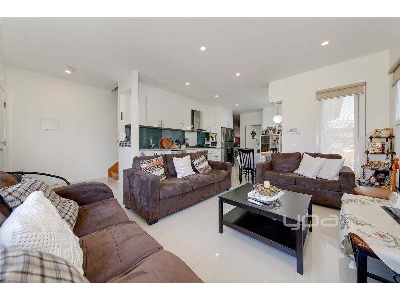 2/8 Bindi Street, Glenroy VIC 3046