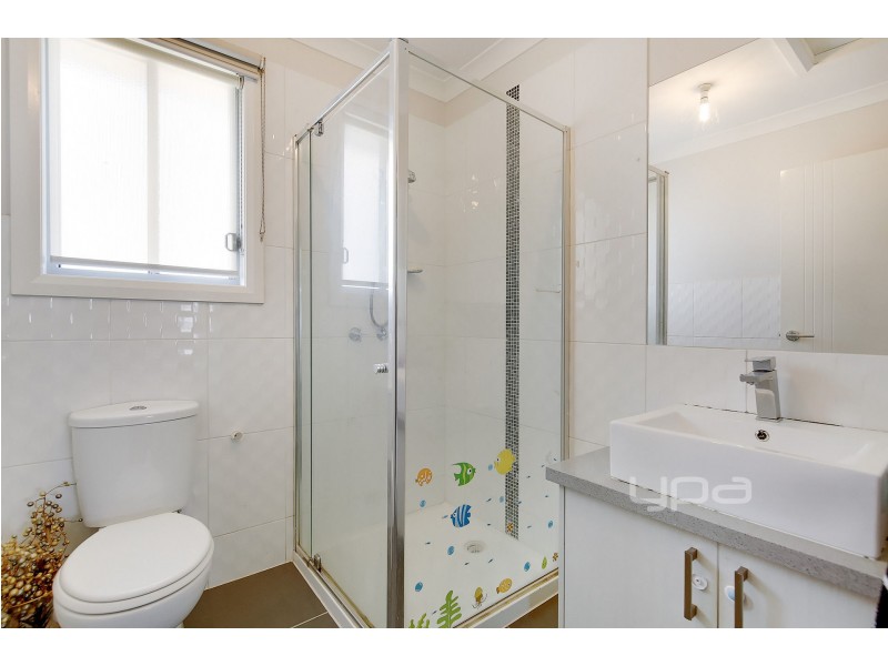 2/5 Bronco Court, Meadow Heights VIC 3048