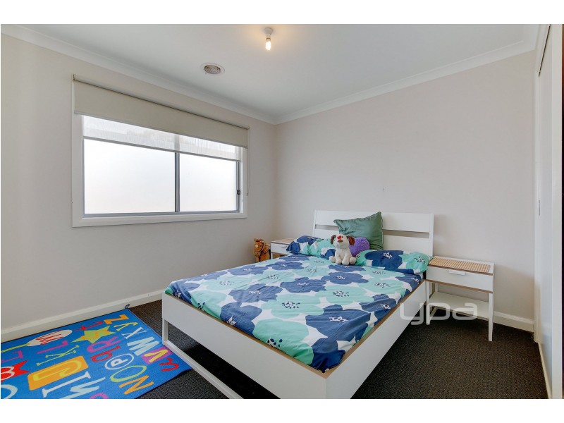 2/5 Bronco Court, Meadow Heights VIC 3048