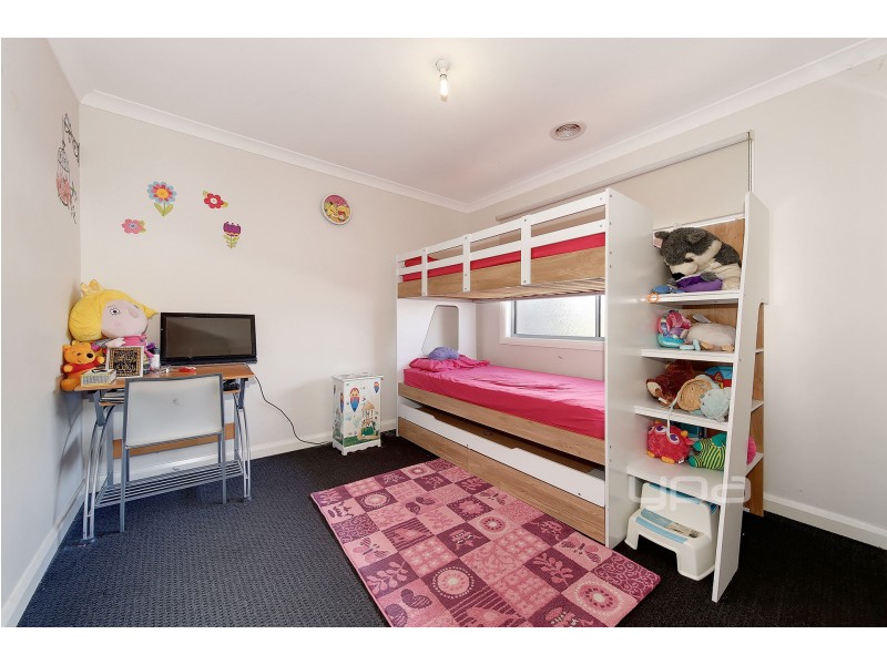 2/5 Bronco Court, Meadow Heights VIC 3048