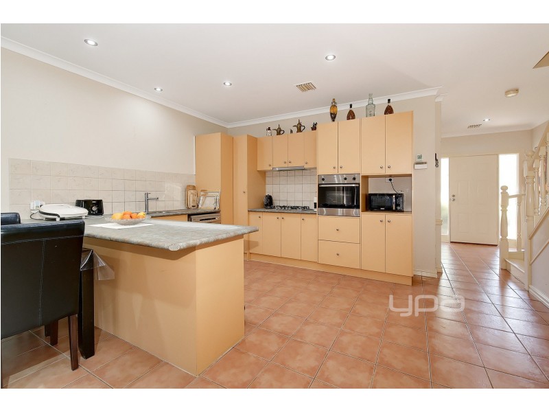 16 Turia Grove, Roxburgh Park VIC 3064