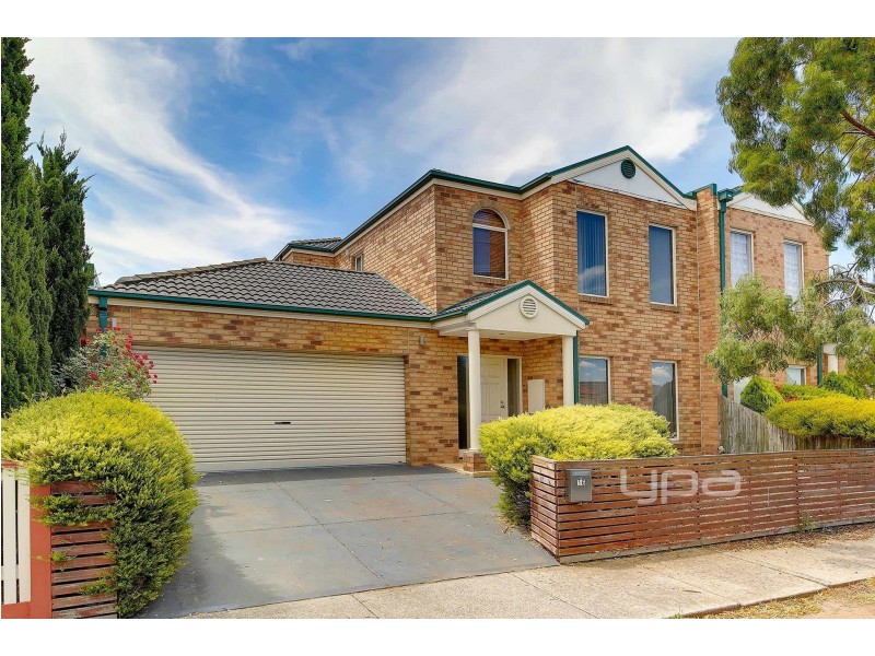 16 Turia Grove, Roxburgh Park VIC 3064