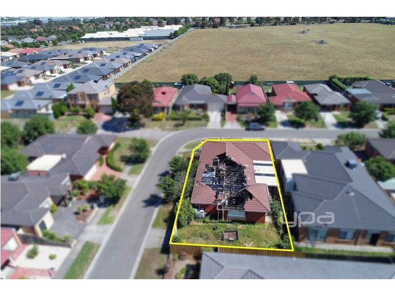 5 Pecos Place, Roxburgh Park VIC 3064