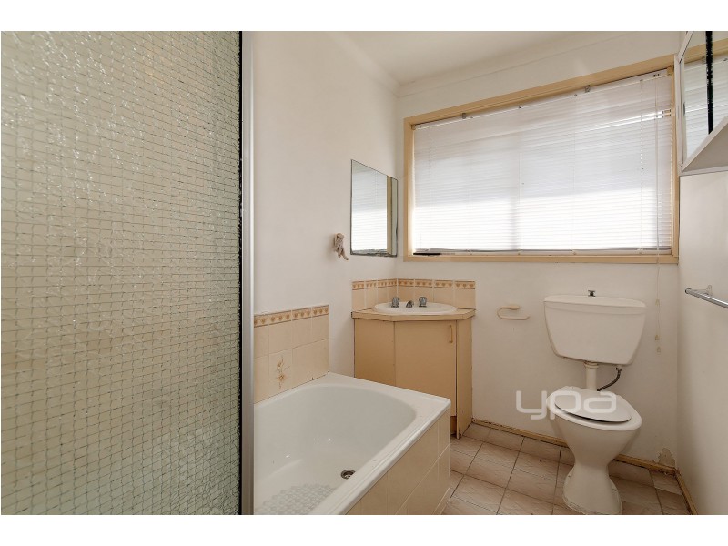 101 Rokewood Crescent, Meadow Heights VIC 3048