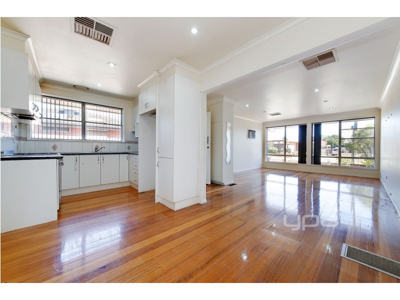 13 Crossley Crescent, Coolaroo VIC 3048