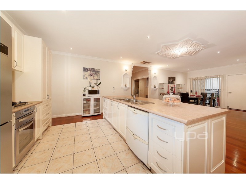 10 Skyline Rise, Craigieburn VIC 3064