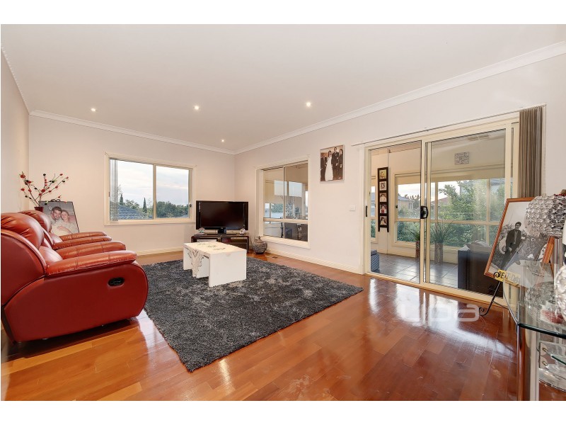 10 Skyline Rise, Craigieburn VIC 3064