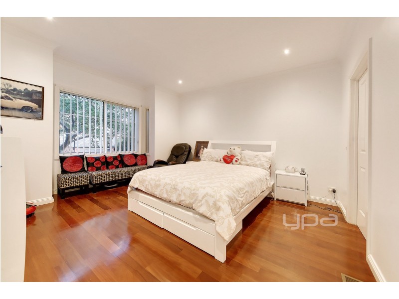 10 Skyline Rise, Craigieburn VIC 3064