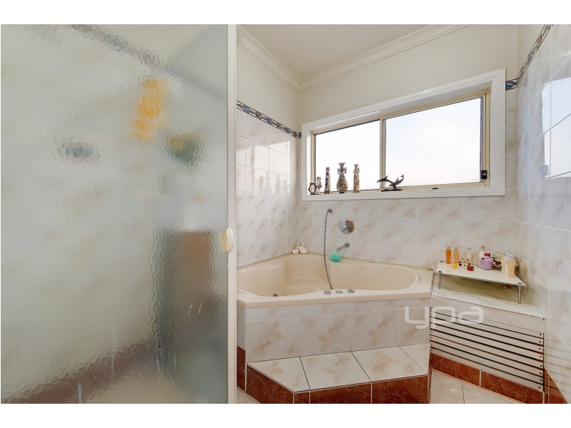 10 Skyline Rise, Craigieburn VIC 3064