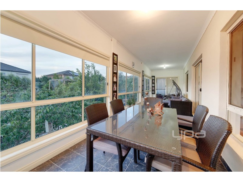 10 Skyline Rise, Craigieburn VIC 3064