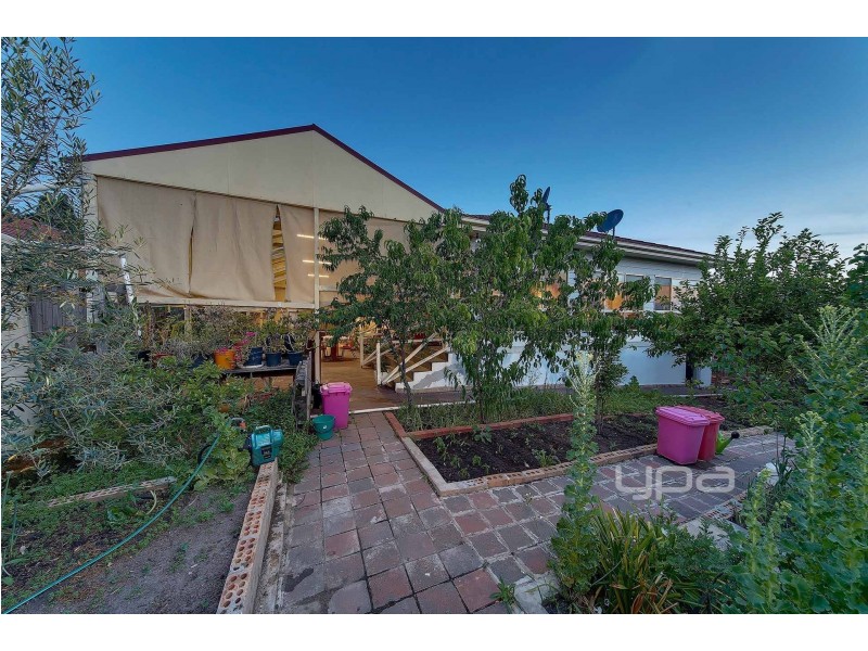 10 Skyline Rise, Craigieburn VIC 3064