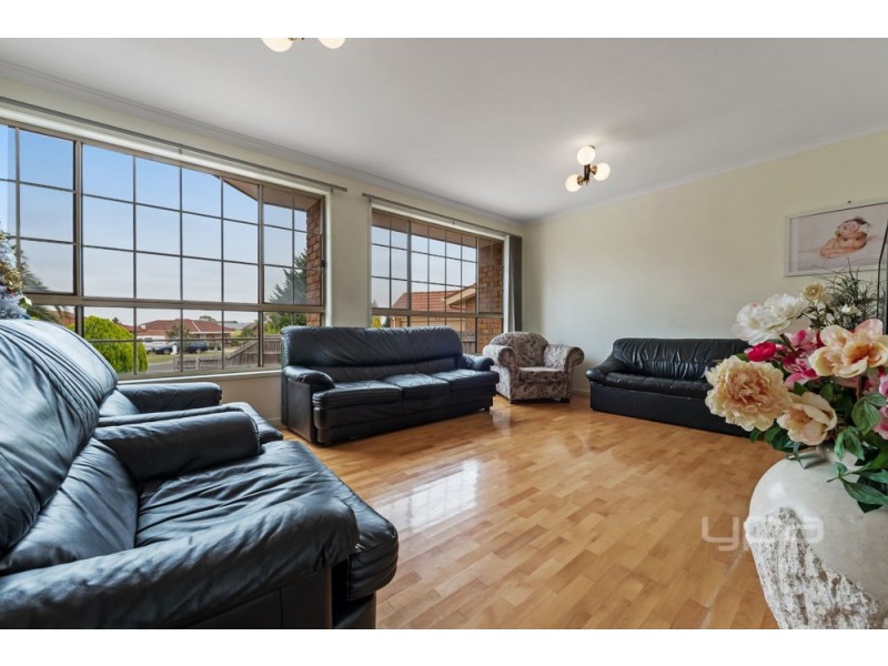 17 Coorong Court, Meadow Heights VIC 3048