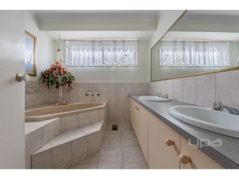 17 Coorong Court, Meadow Heights VIC 3048