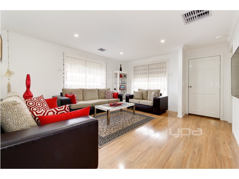 4 Harvey Court, Roxburgh Park VIC 3064