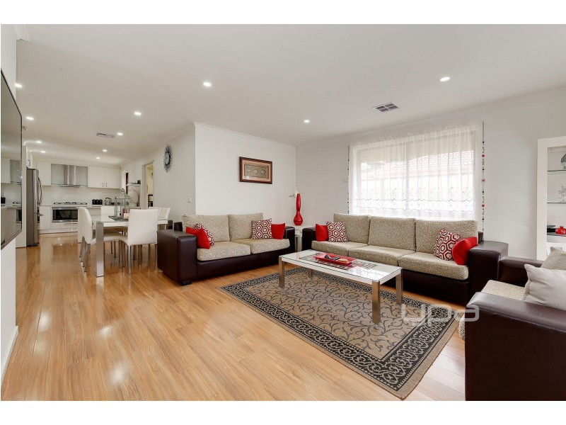 4 Harvey Court, Roxburgh Park VIC 3064