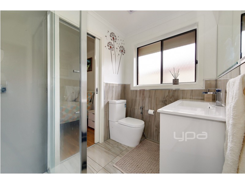 4 Harvey Court, Roxburgh Park VIC 3064