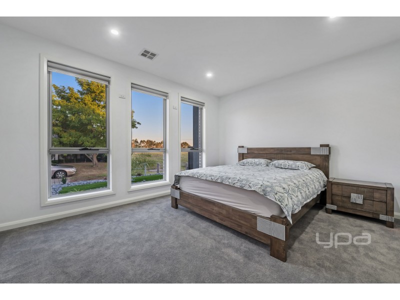 10 Hydra Court, Roxburgh Park VIC 3064