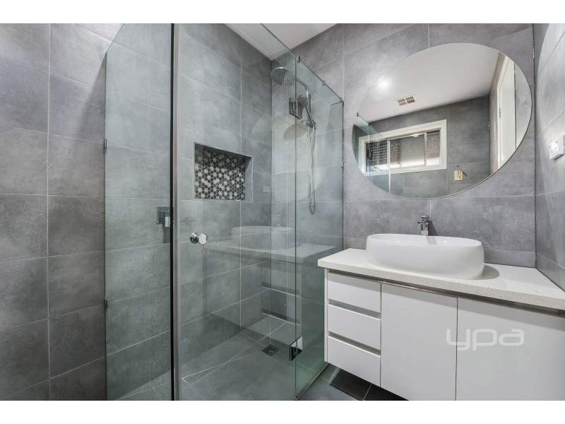 10 Hydra Court, Roxburgh Park VIC 3064