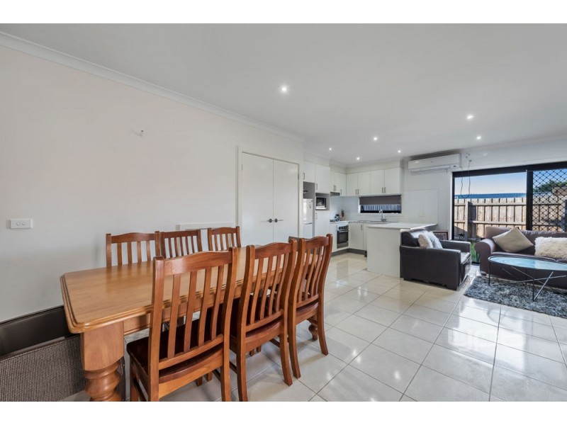 2/16 Huntly Court, Meadow Heights VIC 3048